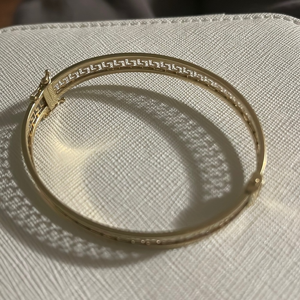Saudi Gold 18k yellow and white Bangle
